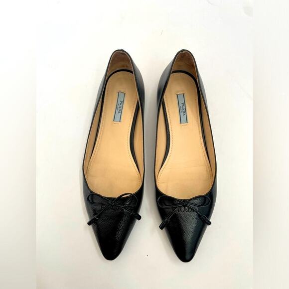 Prada Black Saffiano patent Leather logo embellished bowtie pointed toe flats 38 - Picture 1 of 10